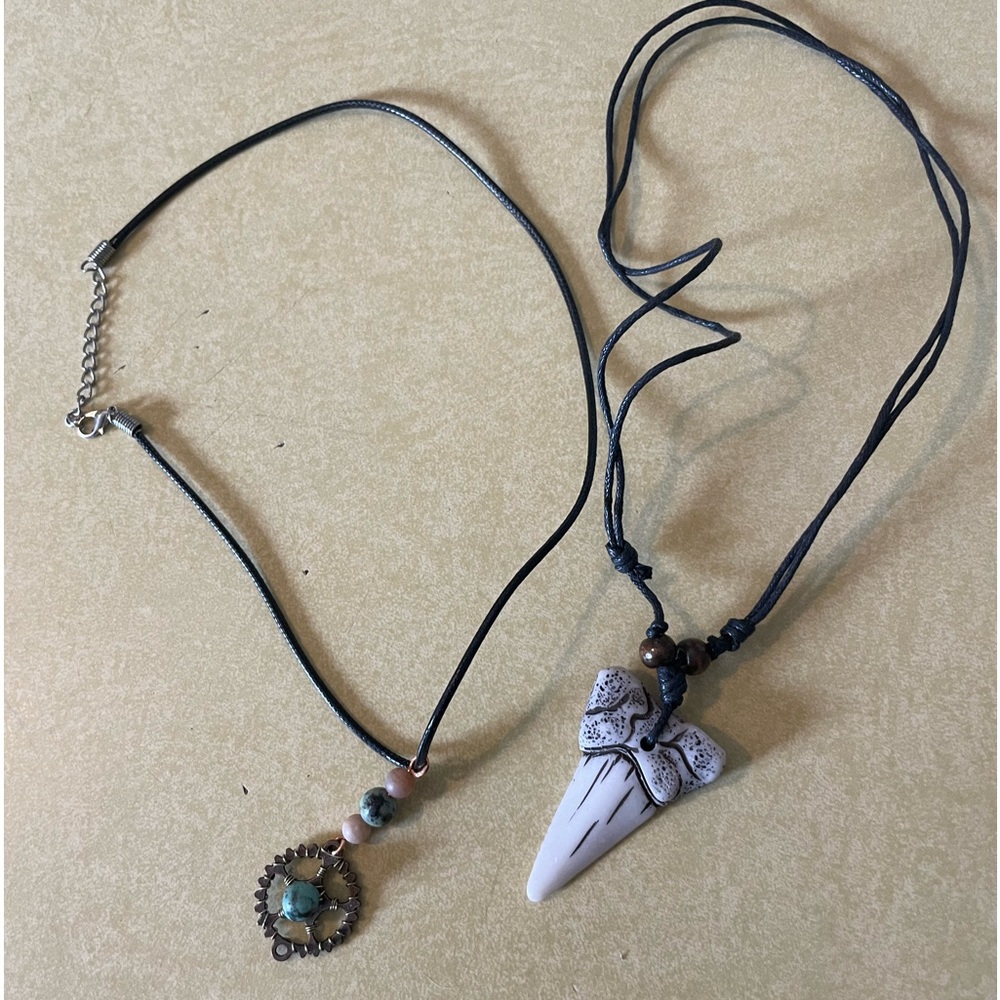 2 corded adjustable necklaces - Picture 3 of 4